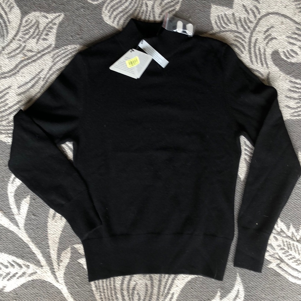 Privé 100% Cashmere Sweater NWT Small